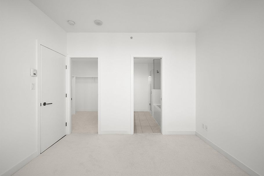 2402 8031 Nunavut Lane Vancouver, BC - 11