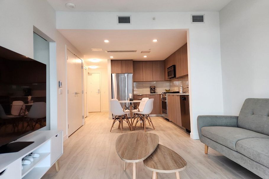 1002 1401 Hunter Street North Vancouver, BC - 5