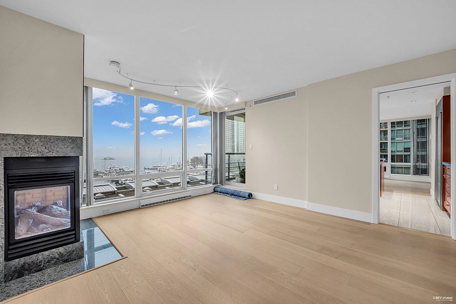 602 590 Nicola Street Vancouver, BC - 3