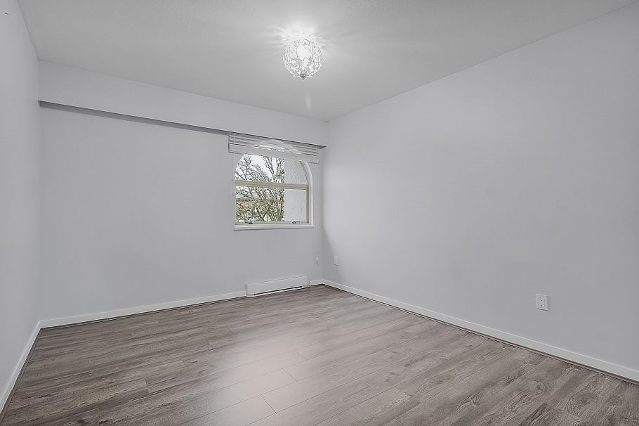 303 458 E 44th Avenue Vancouver, BC - 9