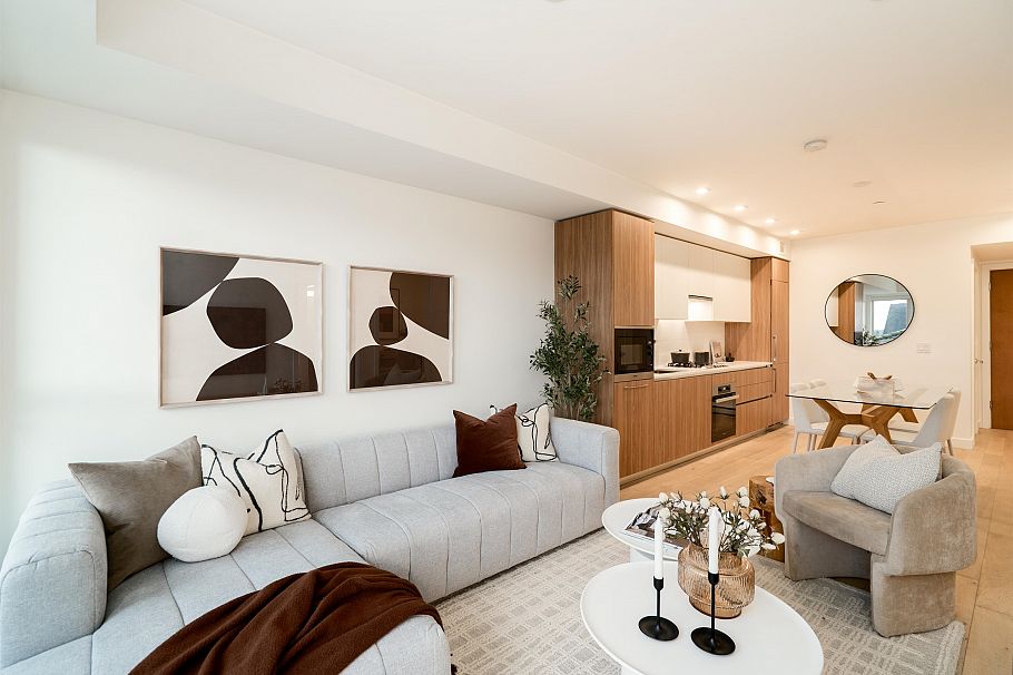 310 209 E 20th Avenue Vancouver, BC - 4