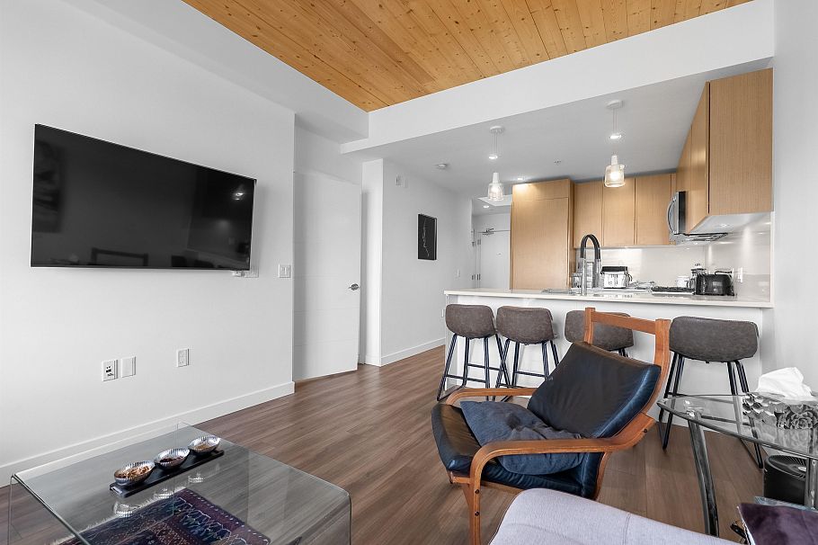 611 108 E 8th Street North Vancouver, BC - 8