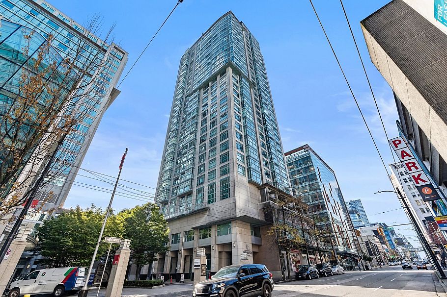 805 438 Seymour Street Vancouver, BC - 2
