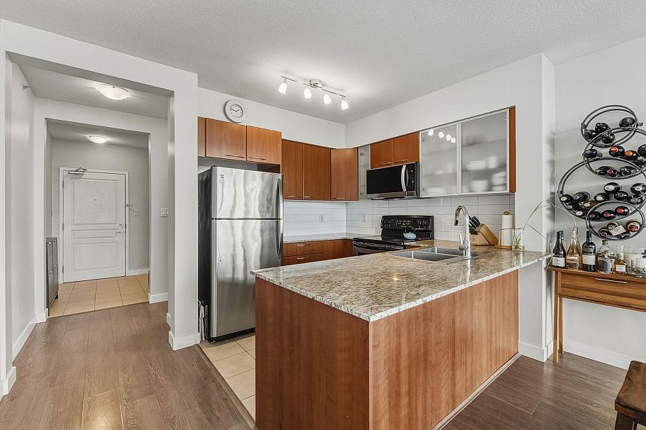 751 1483 E King Edward Avenue Vancouver, BC - 9