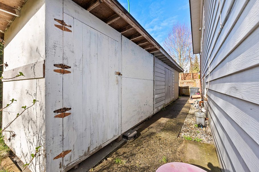 2333 Kirkstone Road North Vancouver, BC - 40