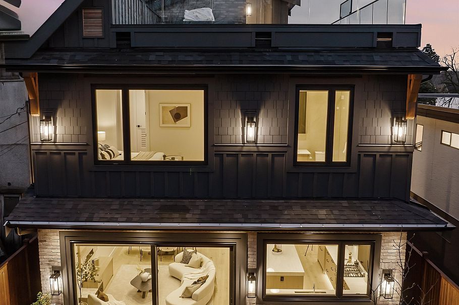 2 1841 Parker Street Vancouver, BC - 3