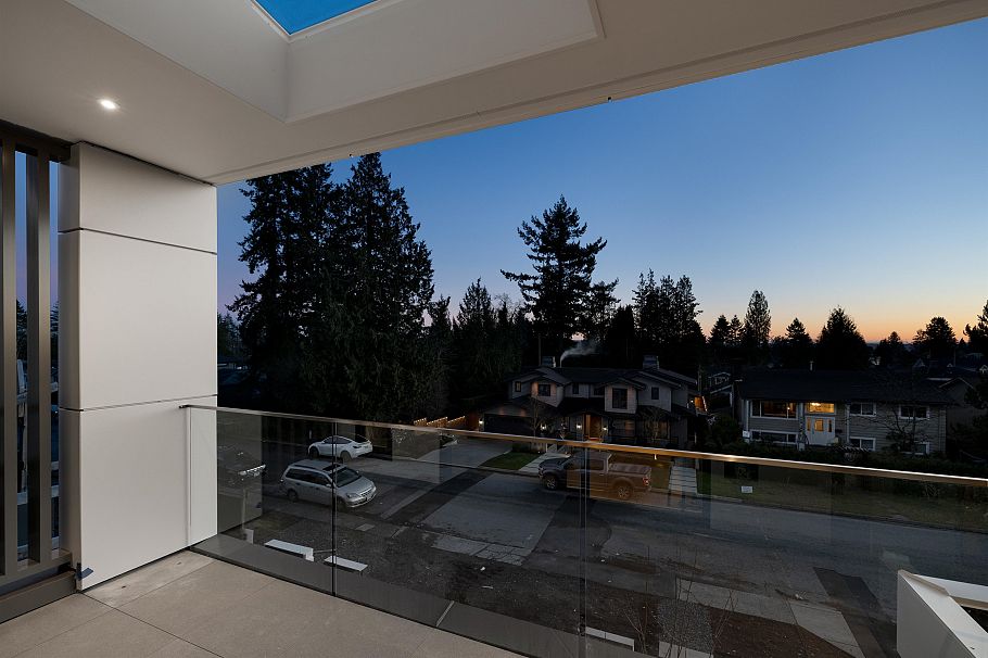 838 E 14th Street North Vancouver, BC - 20