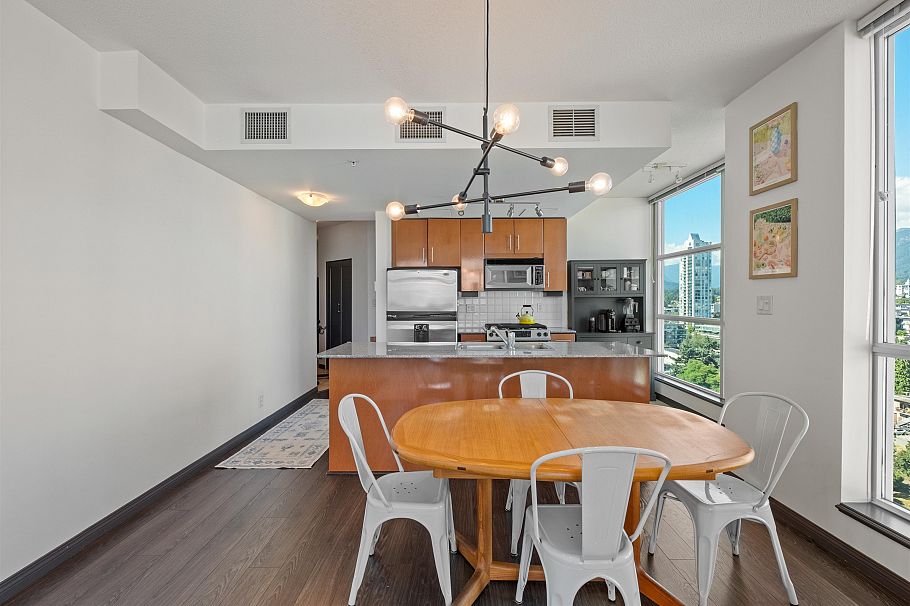 2001 188 E Esplanade North Vancouver, BC - 6