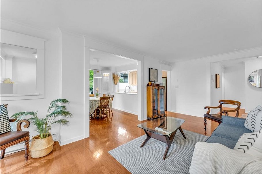 401 1330 Jervis Street Vancouver, BC - 4