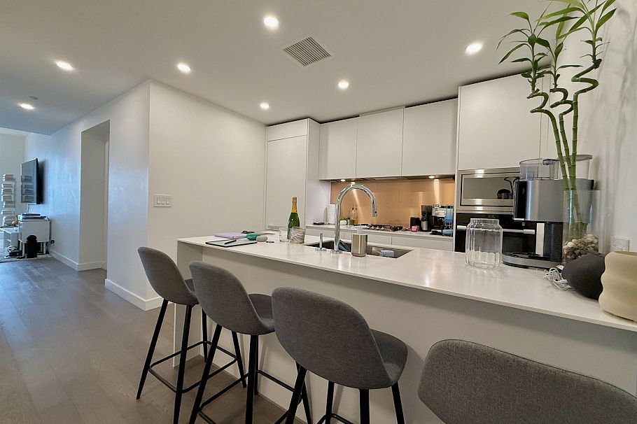 3605 1480 Howe Street Vancouver, BC - 3