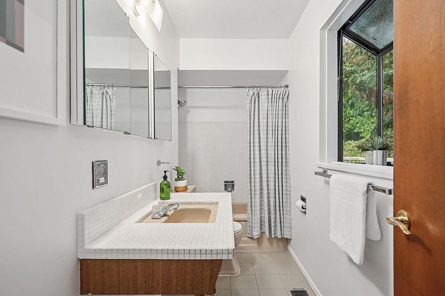 2174 Hoskins Road North Vancouver, BC - 29