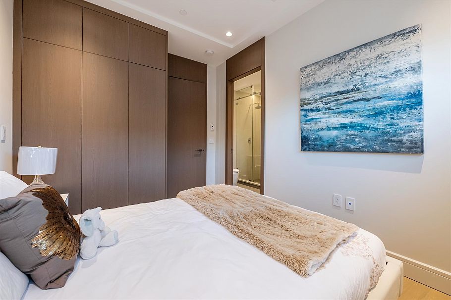 3852 W 50th Avenue Vancouver, BC - 21