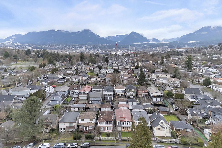 3153 Parker Street Vancouver, BC - 26