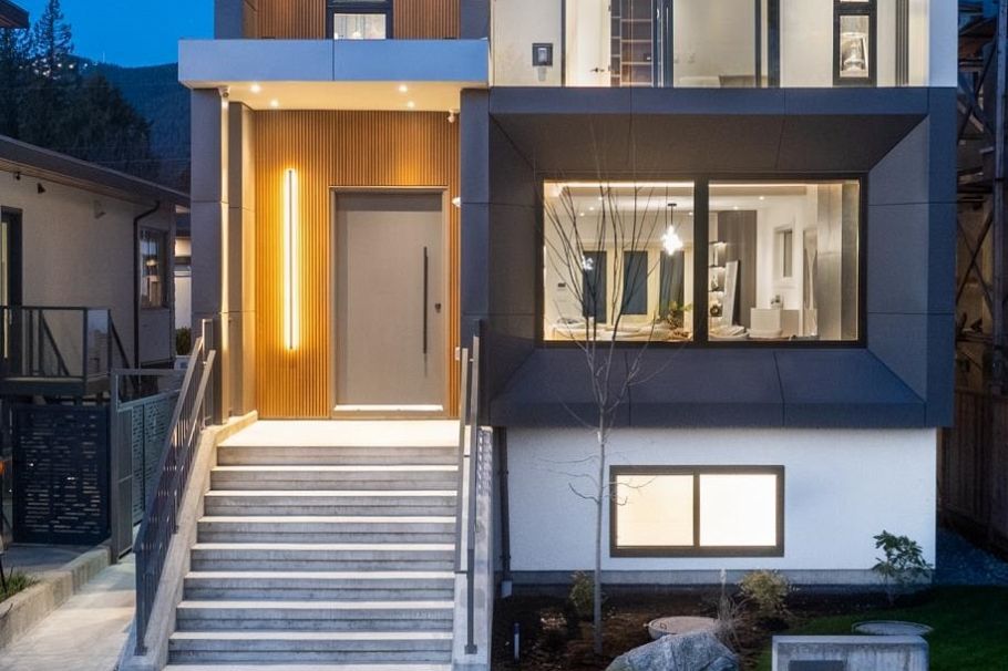 838 E 14th Street North Vancouver, BC - 1