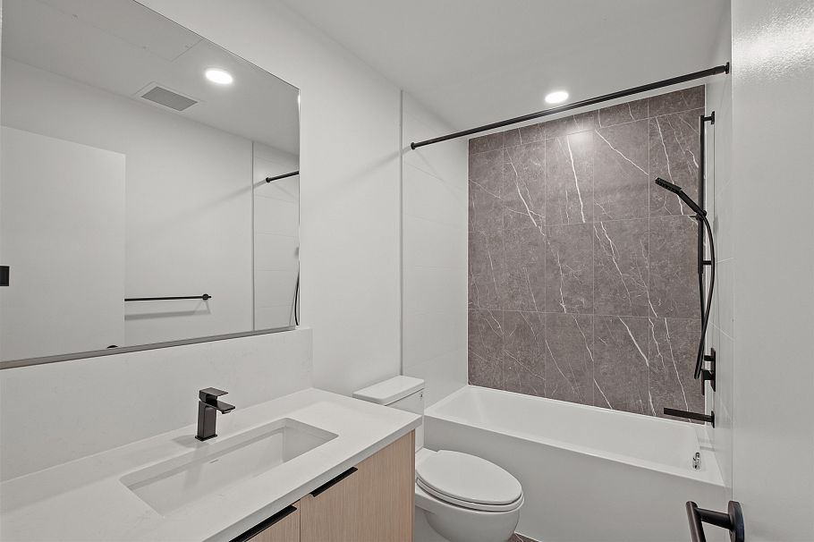 103 333 St. Davids Avenue North Vancouver, BC - 16