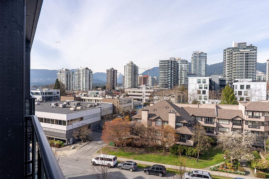 611 108 E 8th Street North Vancouver, BC - 18