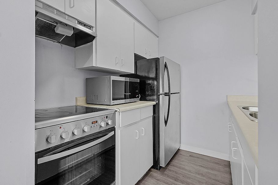 303 458 E 44th Avenue Vancouver, BC - 13