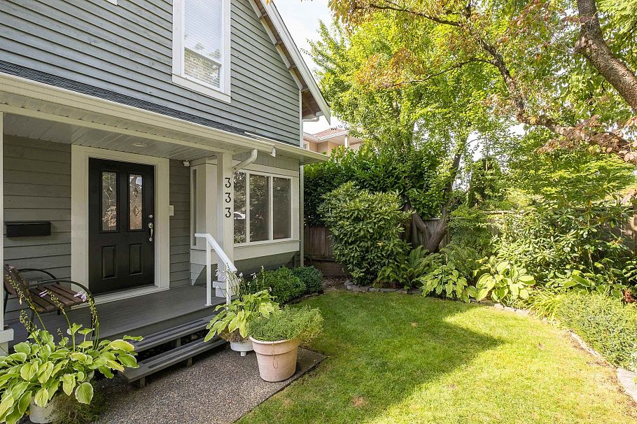 333 E Keith Road North Vancouver, BC - 2