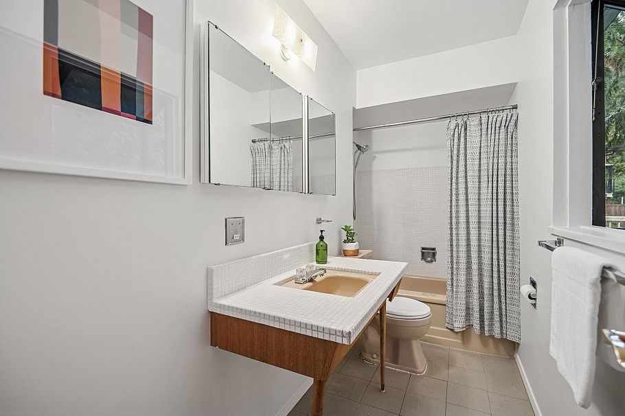 2174 Hoskins Road North Vancouver, BC - 28