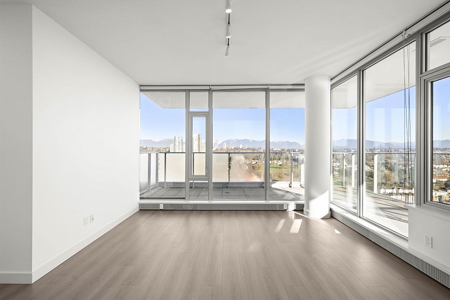 2402 8031 Nunavut Lane Vancouver, BC - 4