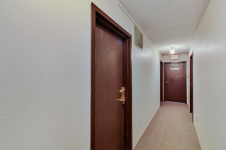 303 458 E 44th Avenue Vancouver, BC - 5