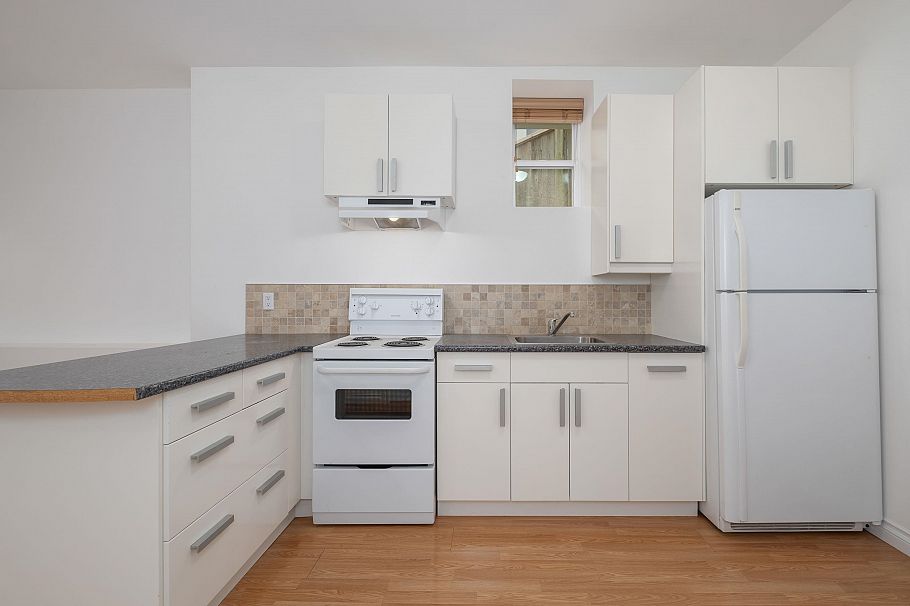 333 E Keith Road North Vancouver, BC - 27