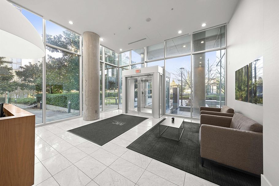 2402 8031 Nunavut Lane Vancouver, BC - 25