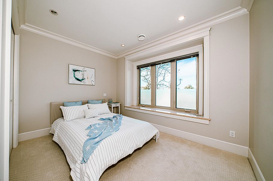 7165 Maple Street Vancouver, BC - 25