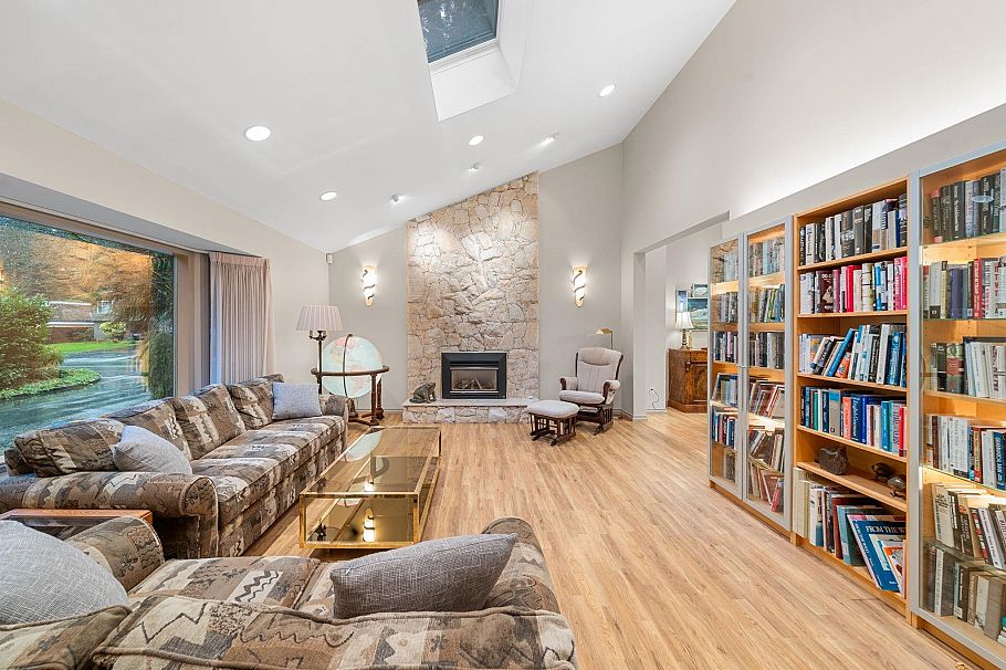 1200 Hilary Place North Vancouver, BC - 3