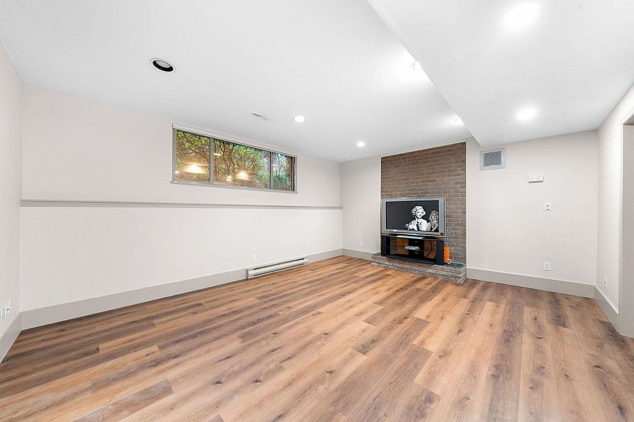 1200 Hilary Place North Vancouver, BC - 22