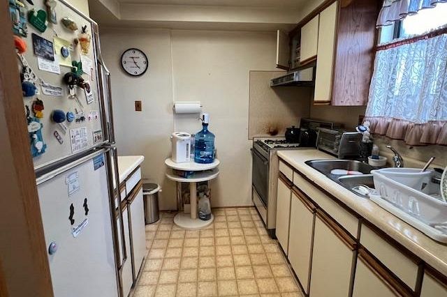 2435 E 38th Avenue Vancouver, BC - 13