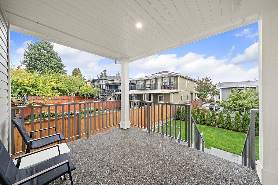 552 E 58th Avenue Vancouver, BC - 19