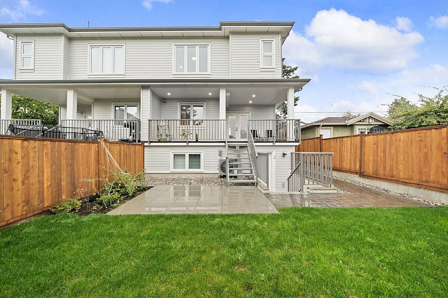 552 E 58th Avenue Vancouver, BC - 22