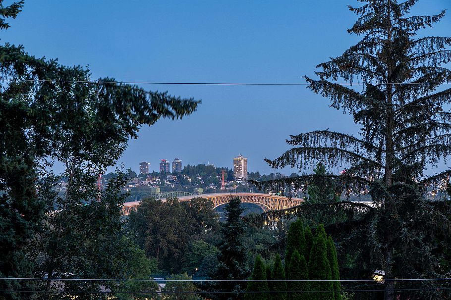 1231 Cloverley Street North Vancouver, BC - 34