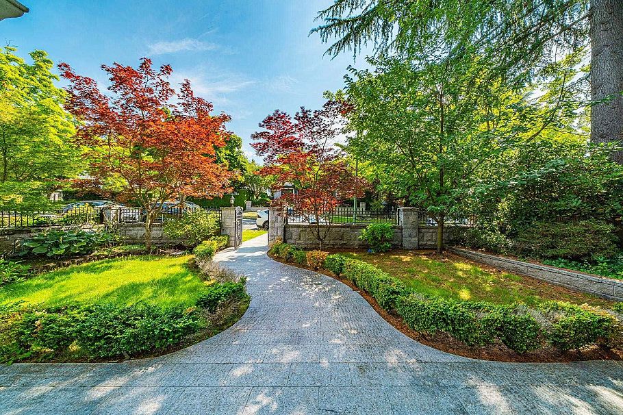 7165 Maple Street Vancouver, BC - 35