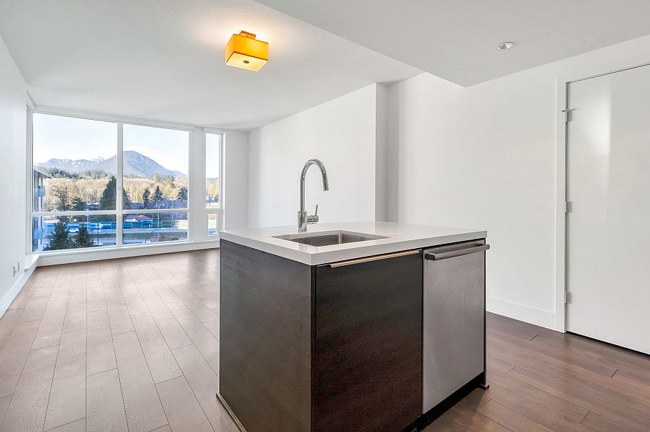 601 1550 Fern Street North Vancouver, BC - 11