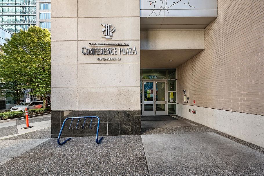 805 438 Seymour Street Vancouver, BC - 3