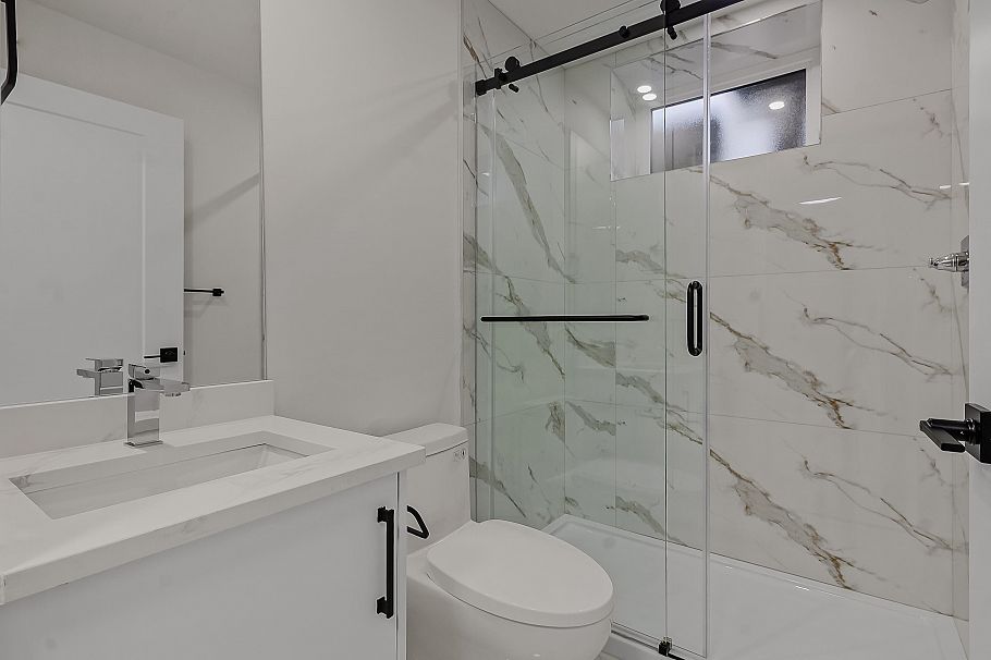 583 E 60th Avenue Vancouver, BC - 24