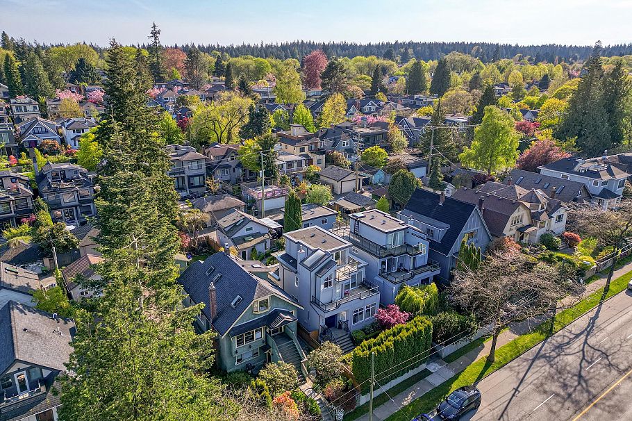 4218 W 10th Avenue Vancouver, BC - 23