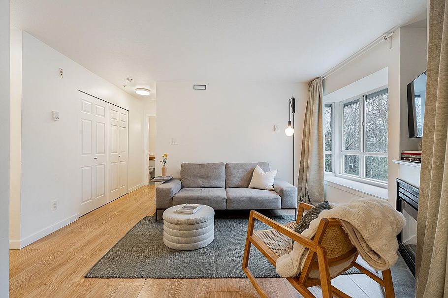 407 3 N Garden Drive Vancouver, BC - 4