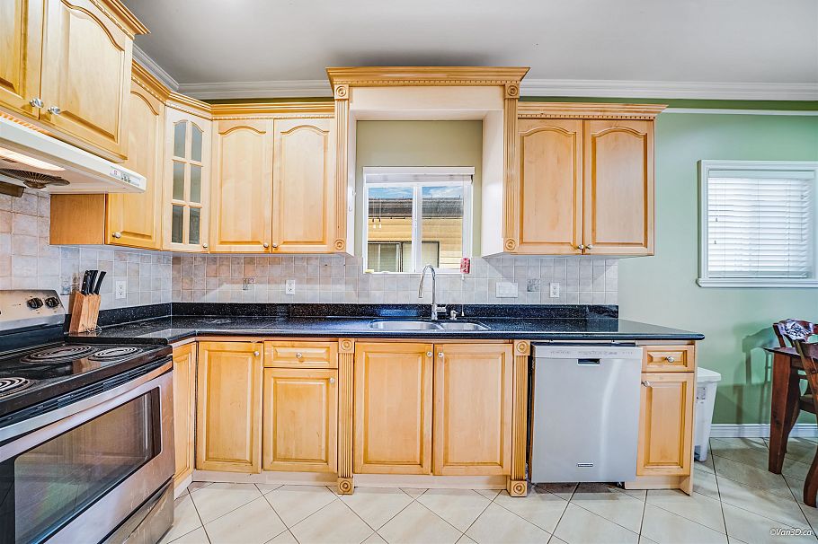 742 E 51st Avenue Vancouver, BC - 15