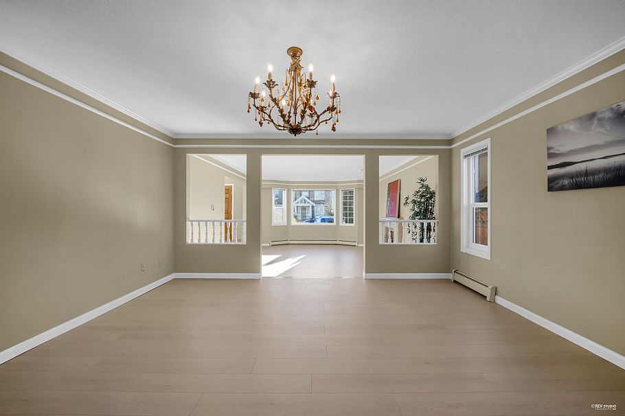 2445 W 19th Avenue Vancouver, BC - 9