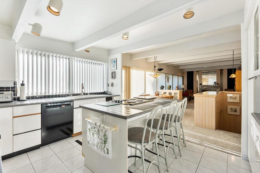 1588 Merlynn Crescent North Vancouver, BC - 19