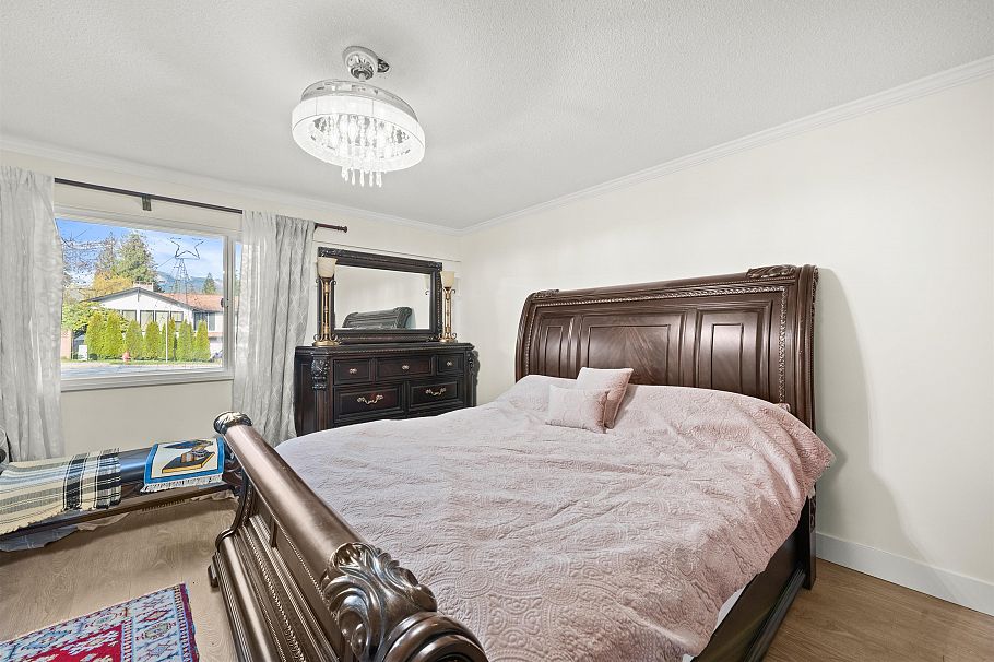 2333 Kirkstone Road North Vancouver, BC - 21