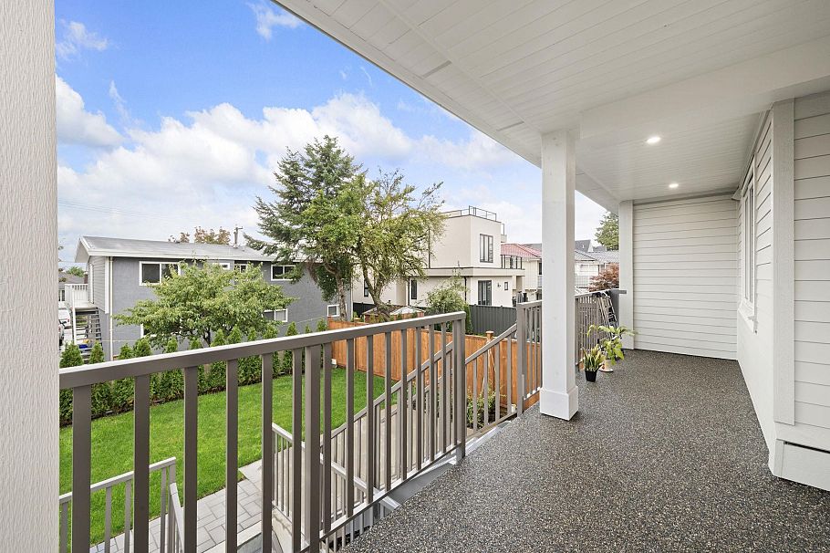 552 E 58th Avenue Vancouver, BC - 20