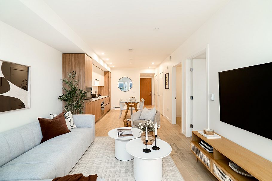 310 209 E 20th Avenue Vancouver, BC - 5