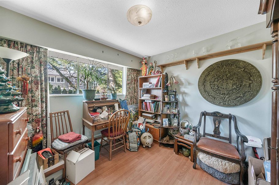 2285 Viewlynn Drive North Vancouver, BC - 8