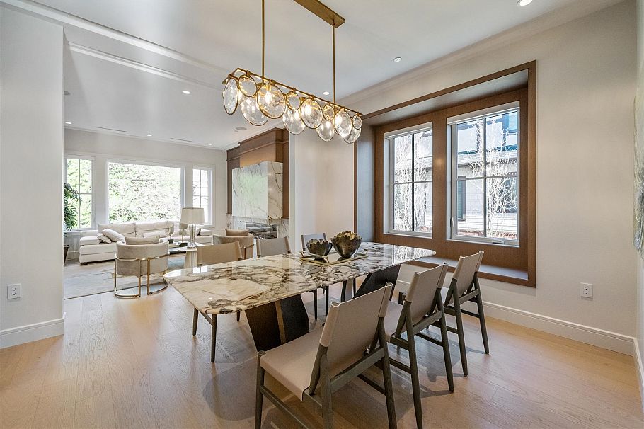 3852 W 50th Avenue Vancouver, BC - 4