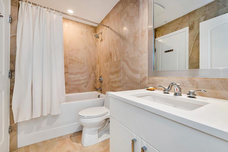 103 185 Victory Ship Way North Vancouver, BC - 13