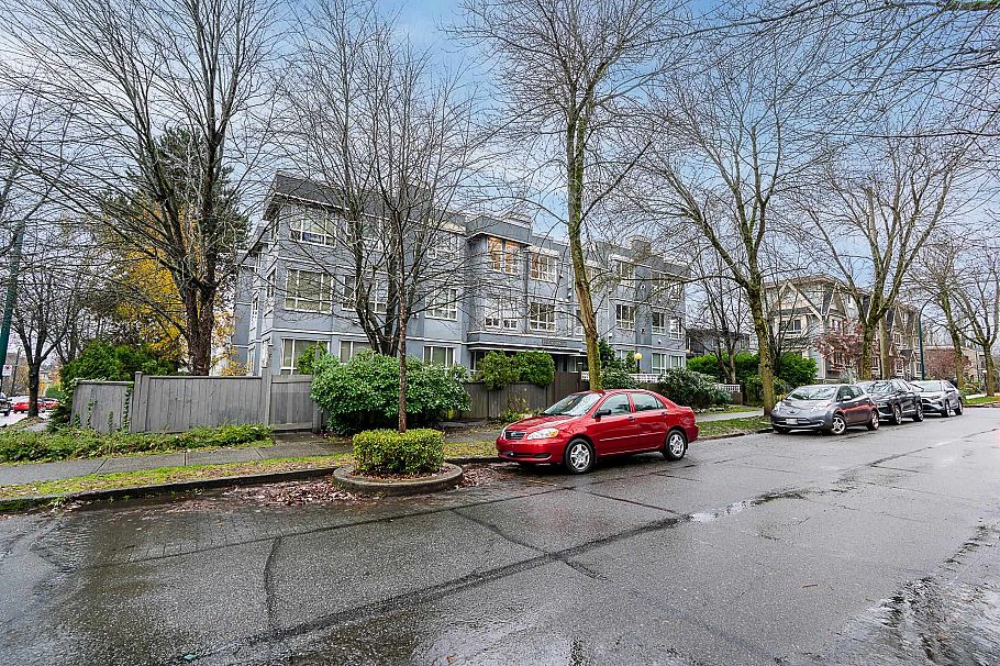 407 3 N Garden Drive Vancouver, BC - 17